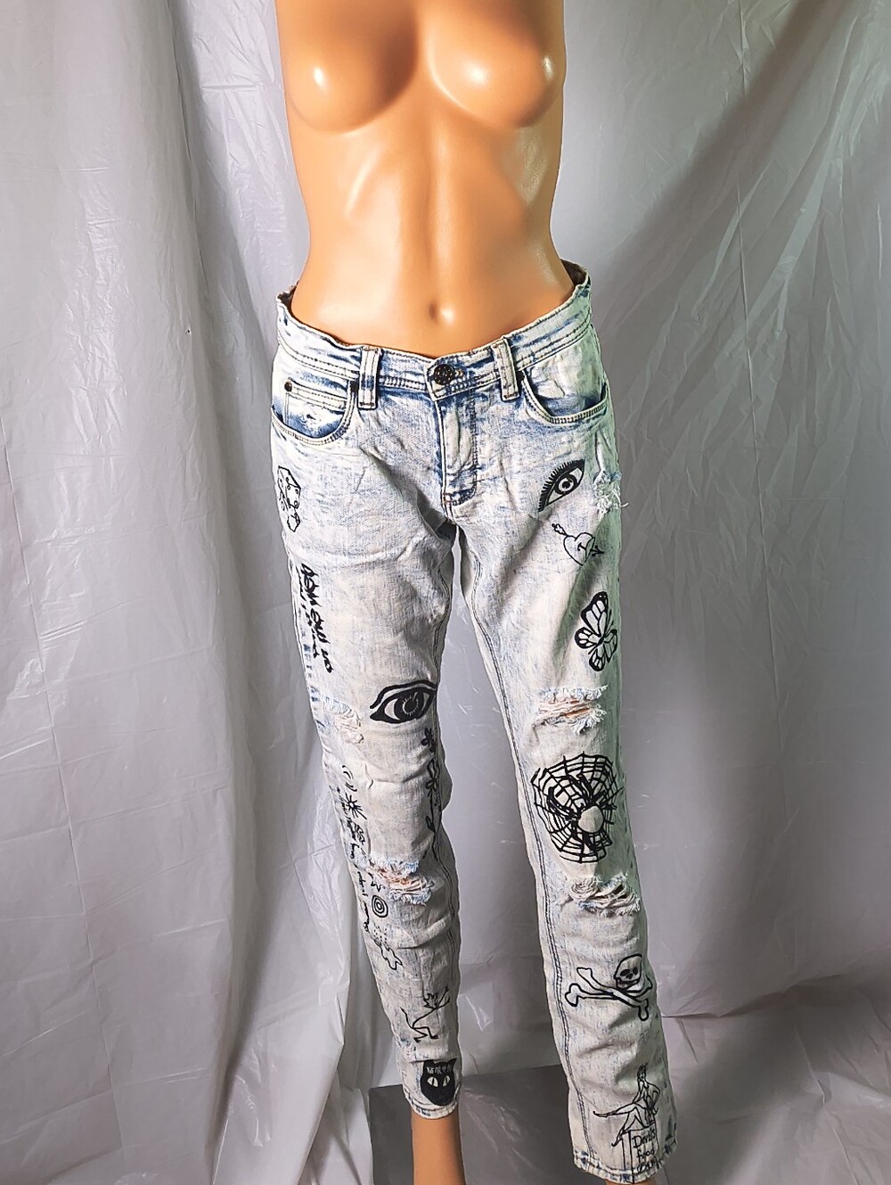 Ninth Hall Rogue Unisex Light Wash Graffiti Skinny Jeans 30W Distressed Y2K